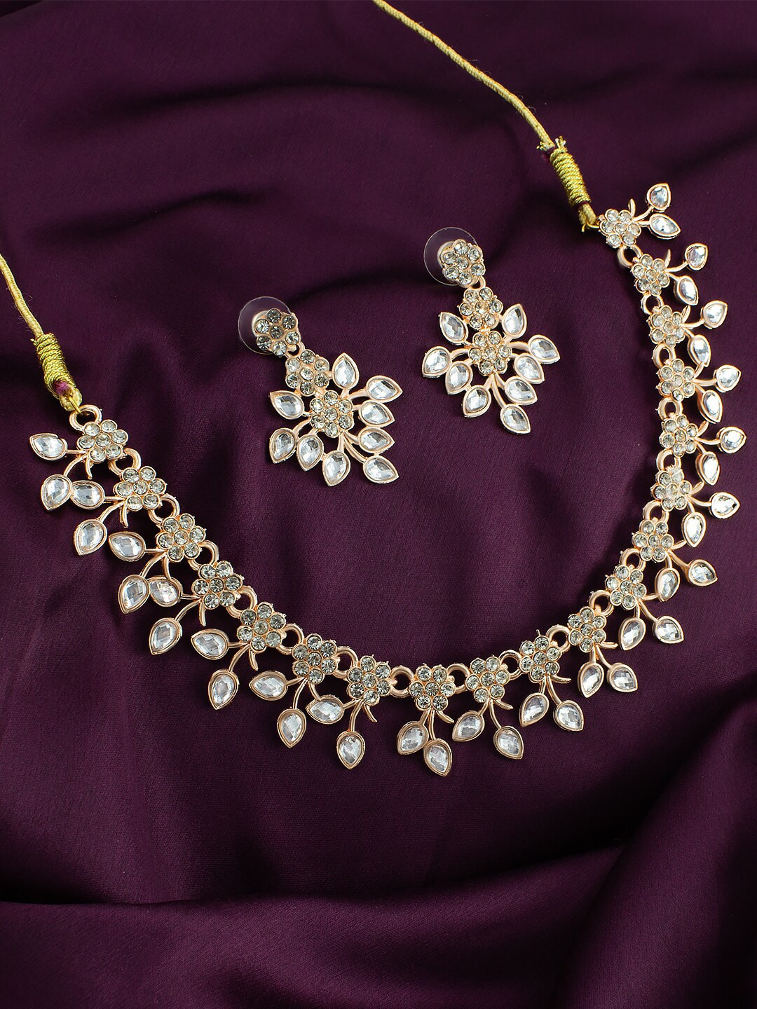 

PRIVIU Rose Gold Kundan Studded Jewellery Set