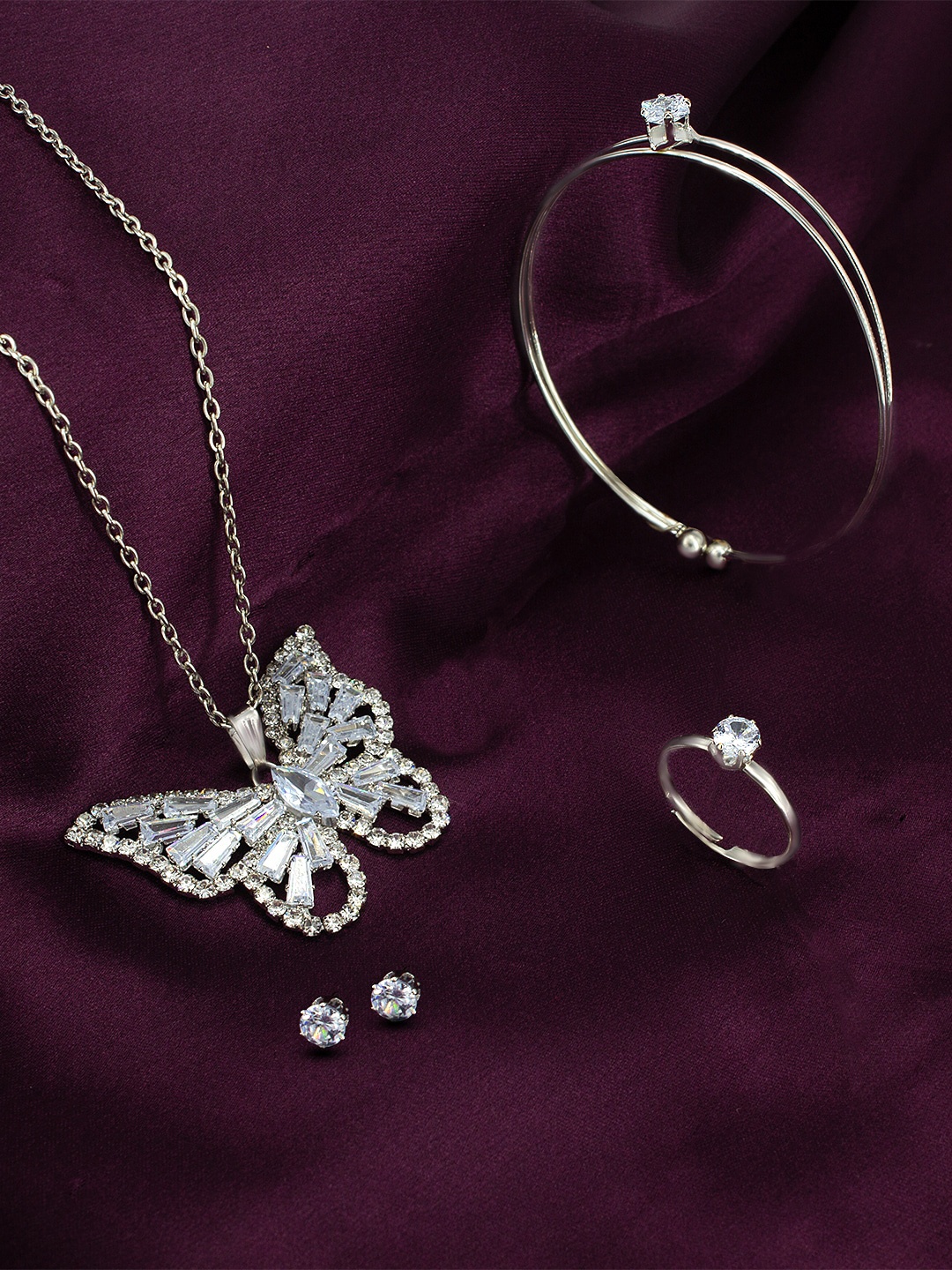 

PRIVIU Silver-Plated Butterfly Design Pendant Set With Bracelet