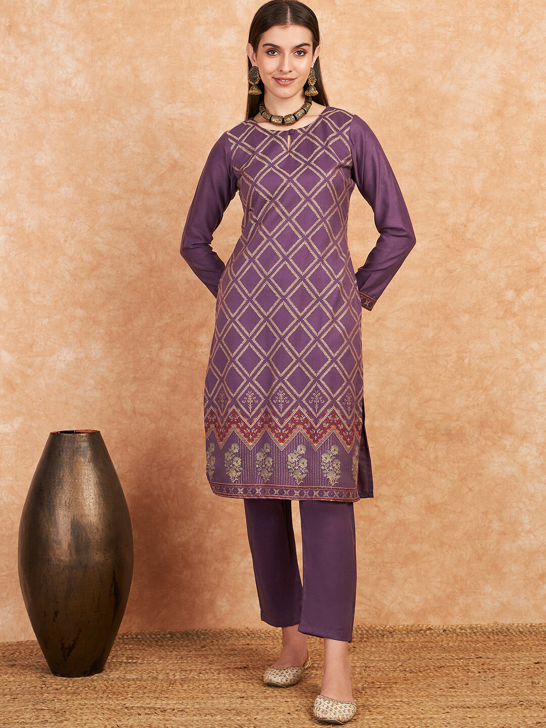 

HK colours of fashion Ethnic Motifs Woven Design Kurta with Trousers, Purple