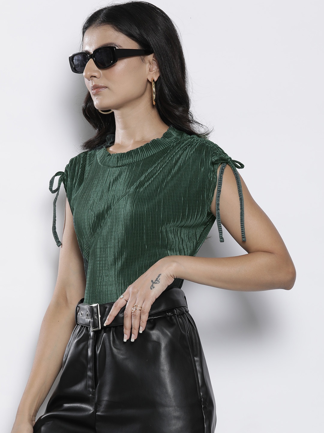 

Boohoo Pleated Tie-Up Sleeves Top, Green