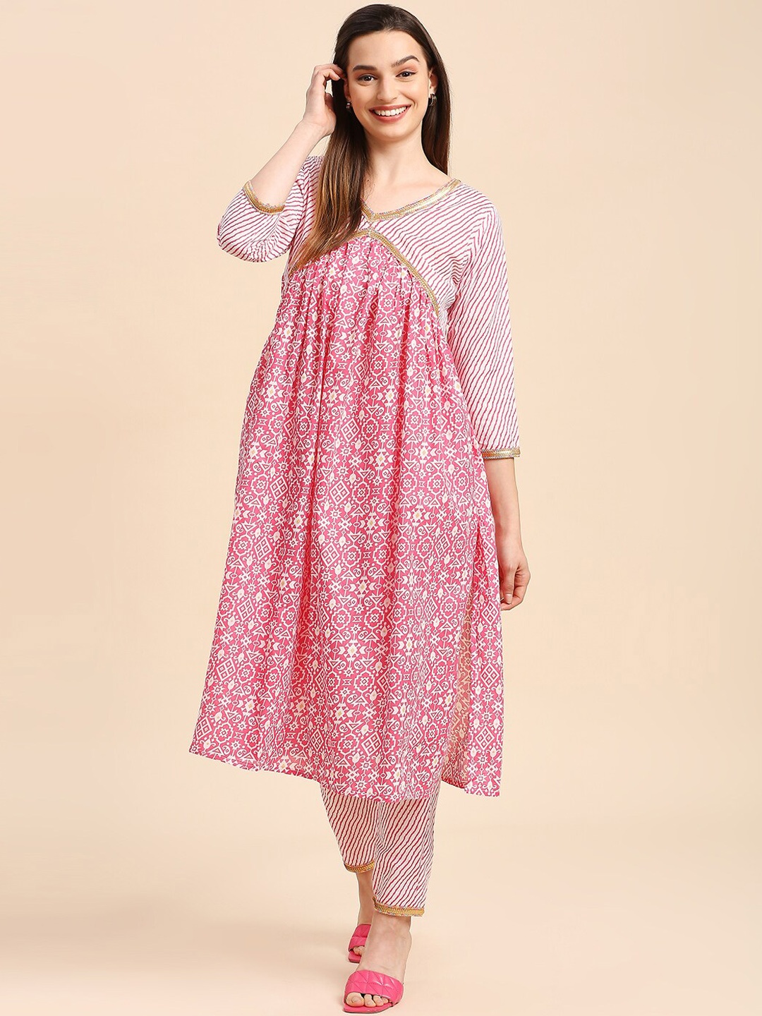 

GUFRINA Ethnic Motifs Printed Gotta Patti Kurta with Trousers, Pink