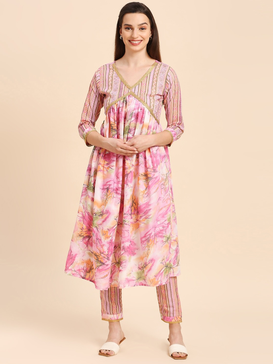 

GUFRINA Floral Printed V-Neck Thread Work Empire A-Line Kurta with Trousers, Pink