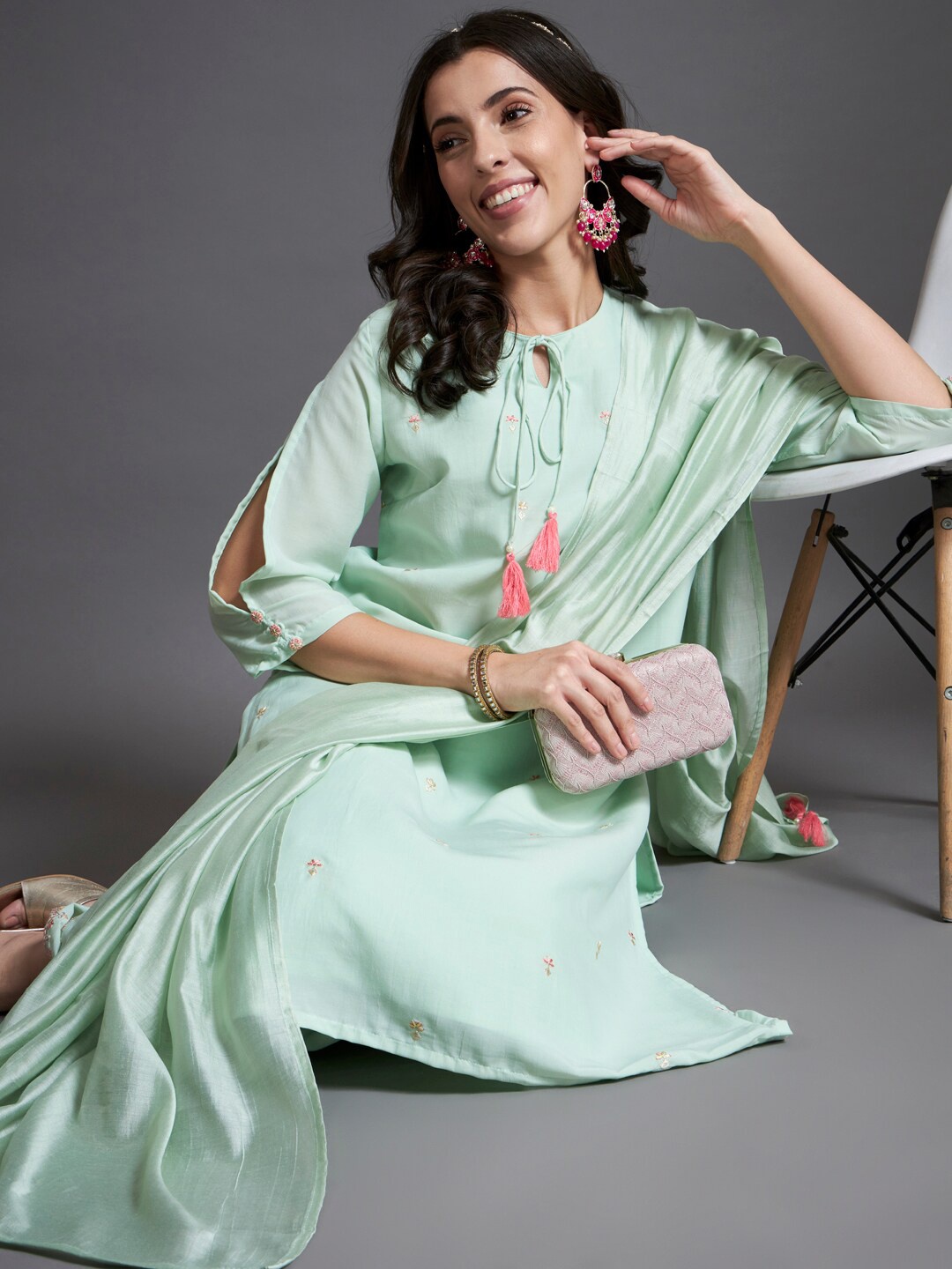 

HEEPOSH Floral Embroidered Regular Thread Work Kurta With Palazzos & Dupatta, Green