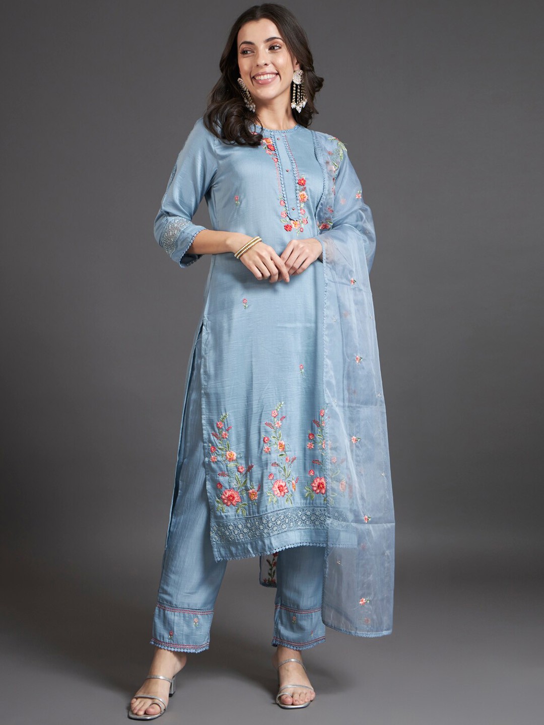 

HEEPOSH Floral Embroidered Regular Thread Work Organza Kurta With Trousers & Dupatta, Blue