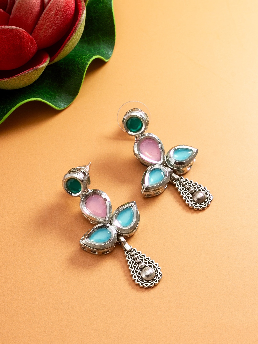 

aadita Gold-Plated Kundan-Studded & Pearl Beaded Drop Earrings
