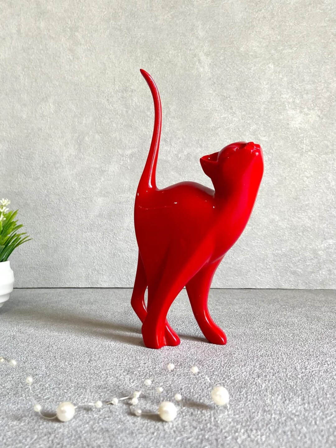 

House of Objects Red Whiskers Cat Showpiece