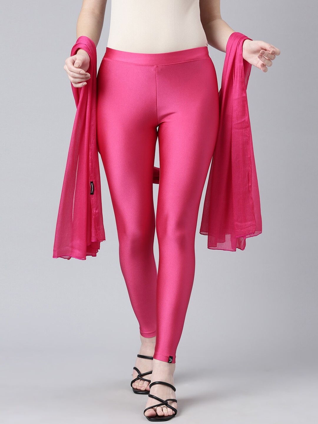 

TWIN BIRDS Ankle-Length Shimmer Leggings With Shawl, Pink