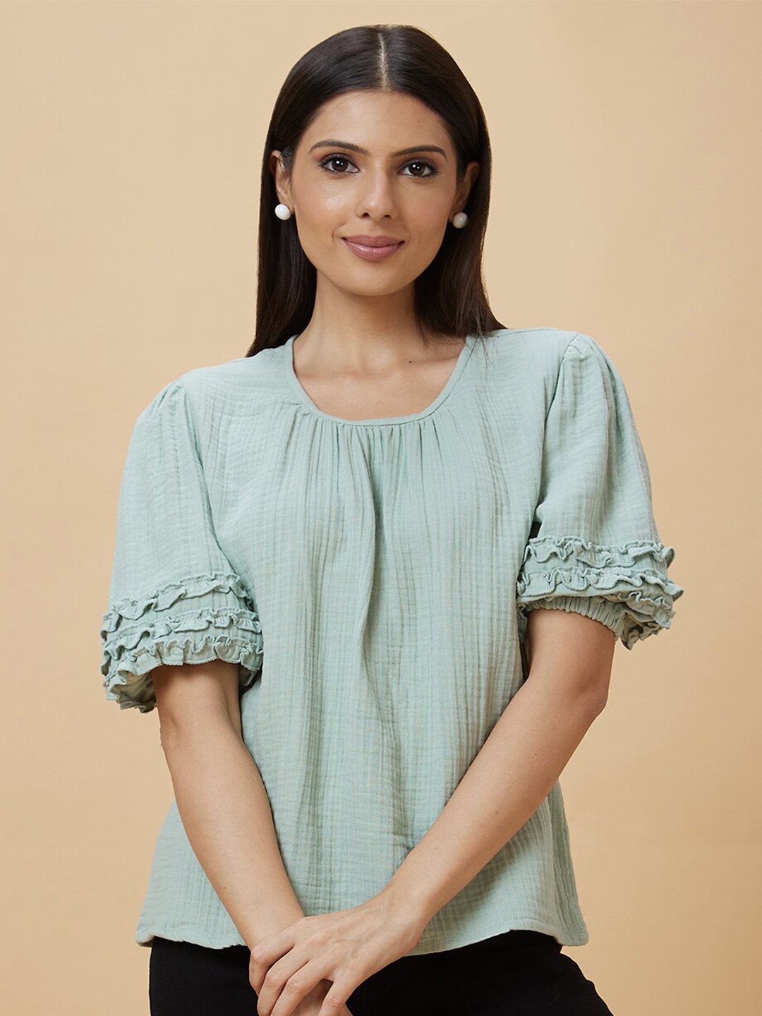 

Globus Gathered or Pleated Puff Sleeve Cotton Top, Green