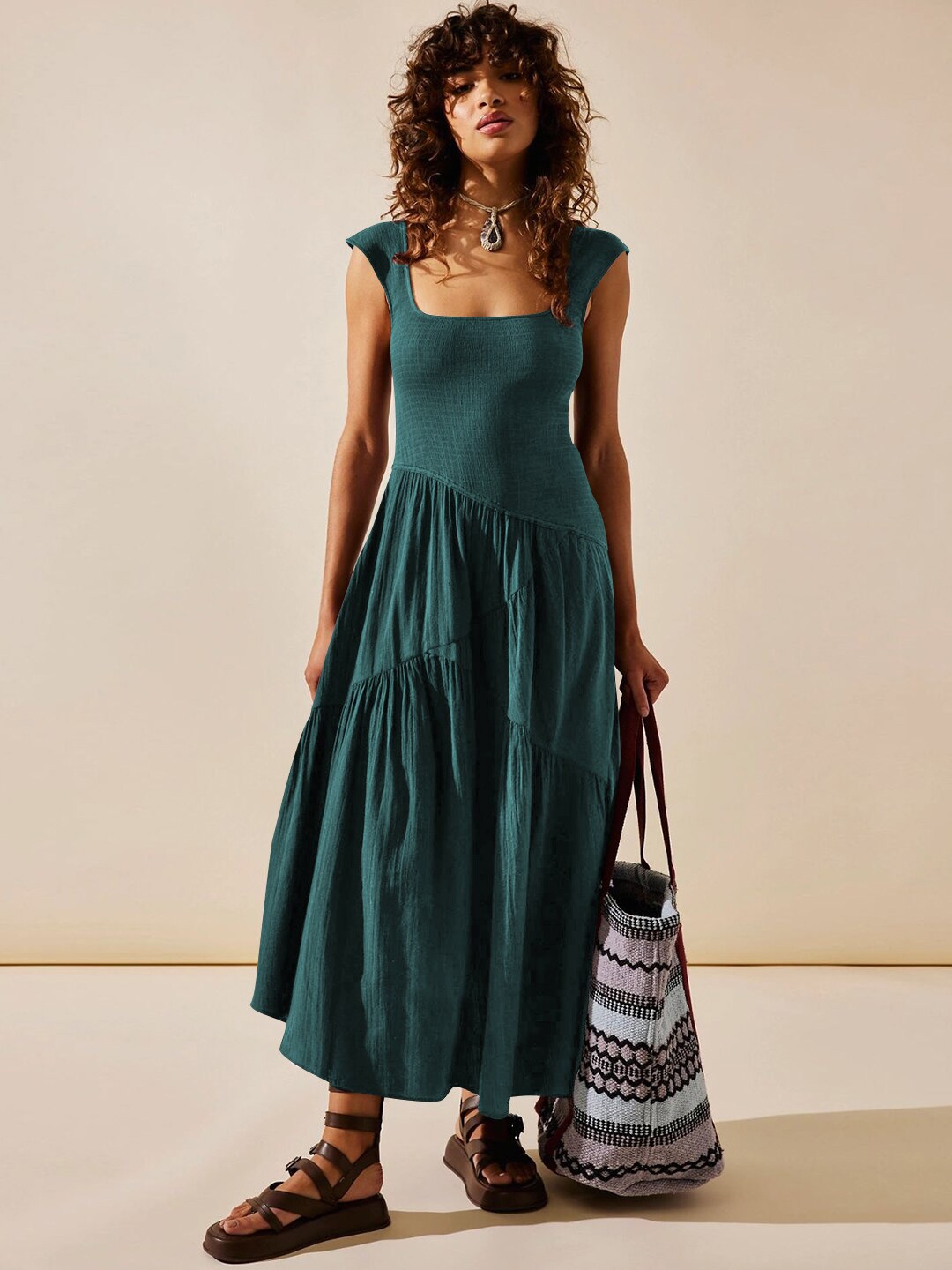 

StyleCast Green Square Neck Shoulder Straps Smocked Maxi Dress