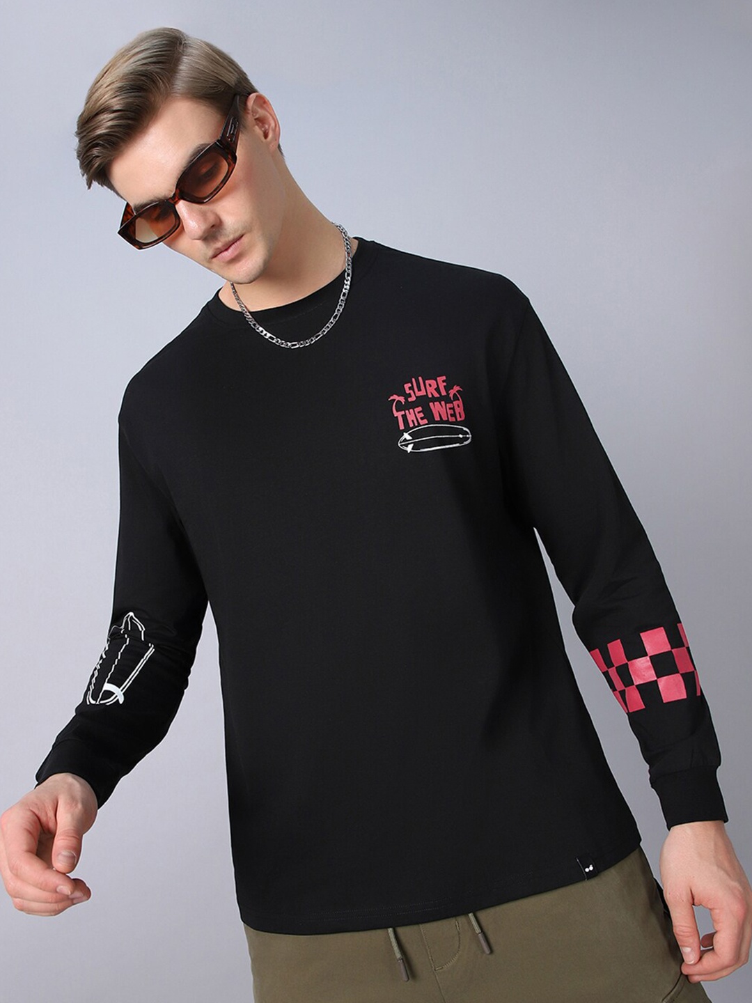 

Bewakoof Surf Graphic Printed Oversized T-shirt, Black