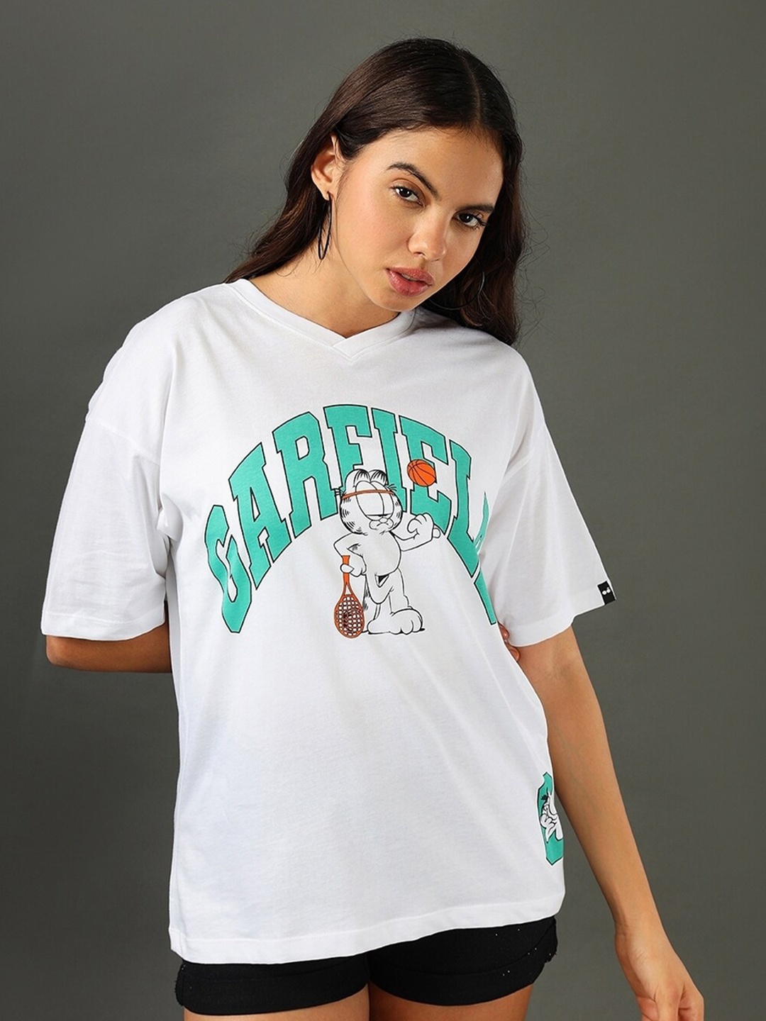 

Bewakoof Official Garfield Merchandise Women Garfield Graphic Printed Oversized T-shirt, White