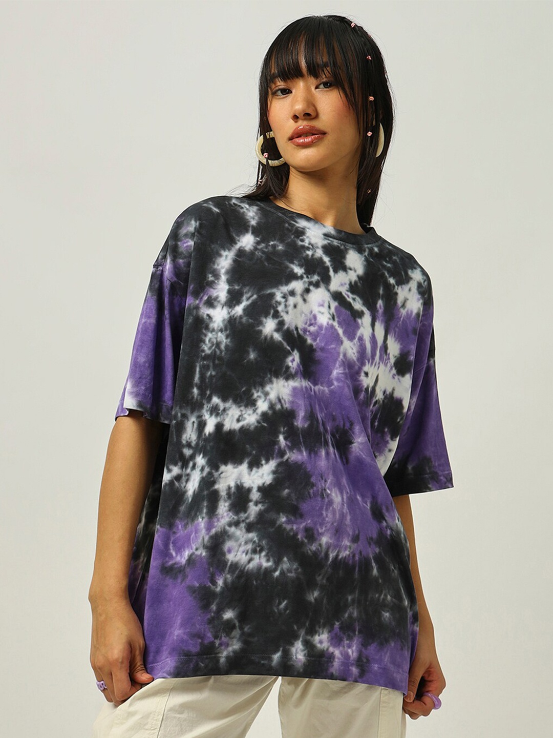 

Bewakoof Tie & Dye Printed Drop Shoulder Sleeves Oversized T-shirt, White