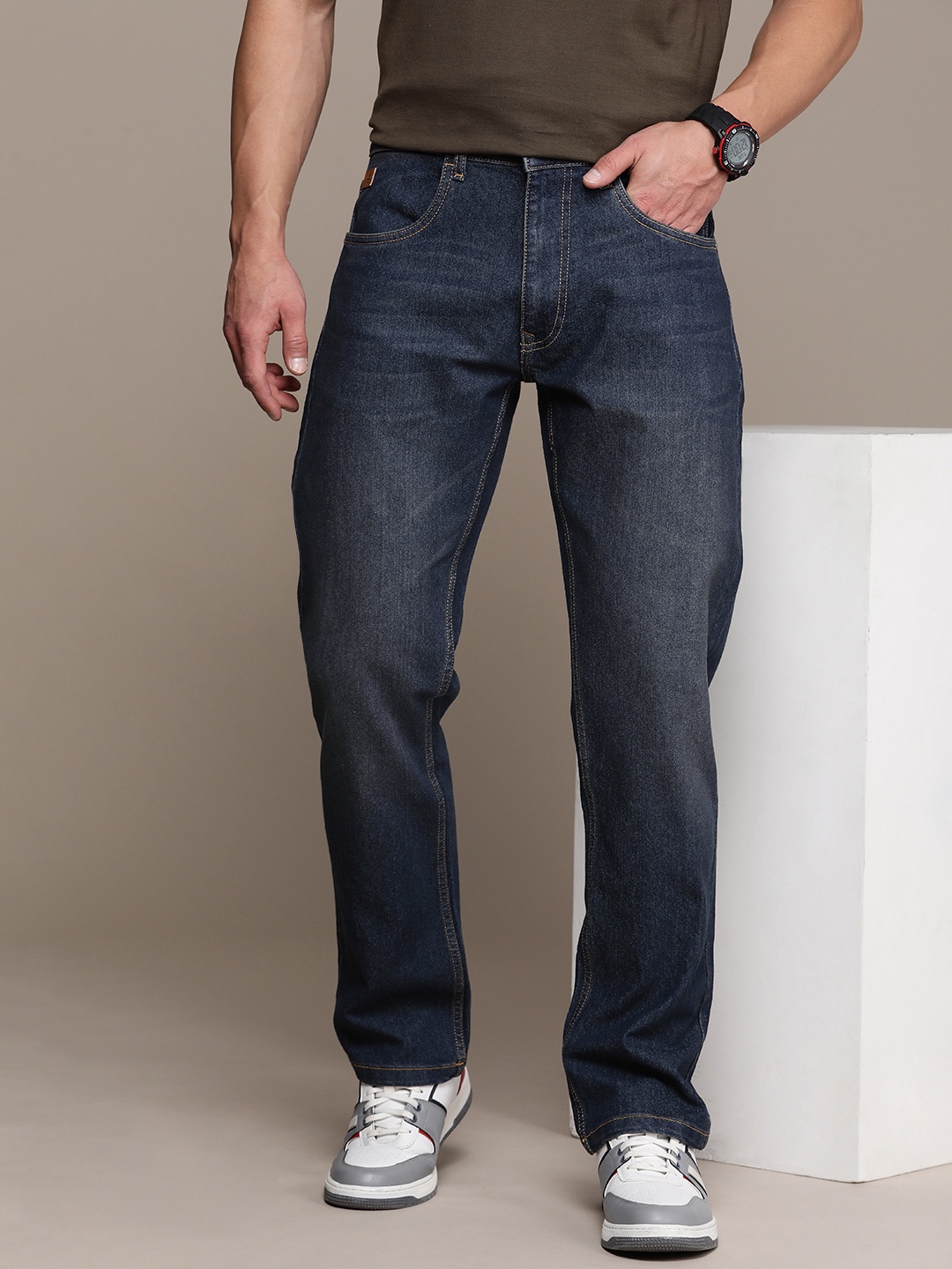 

WROGN Men Regular Fit Light Fade Stretchable Jeans, Navy blue