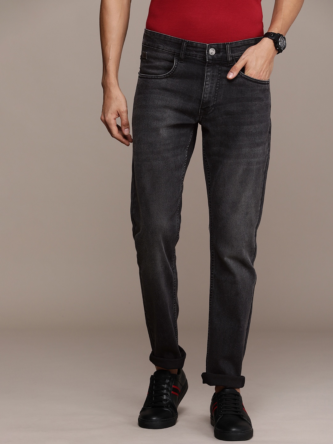 

WROGN Men Mid-Rise Slim Fit Light Fade Stretchable Jeans, Black