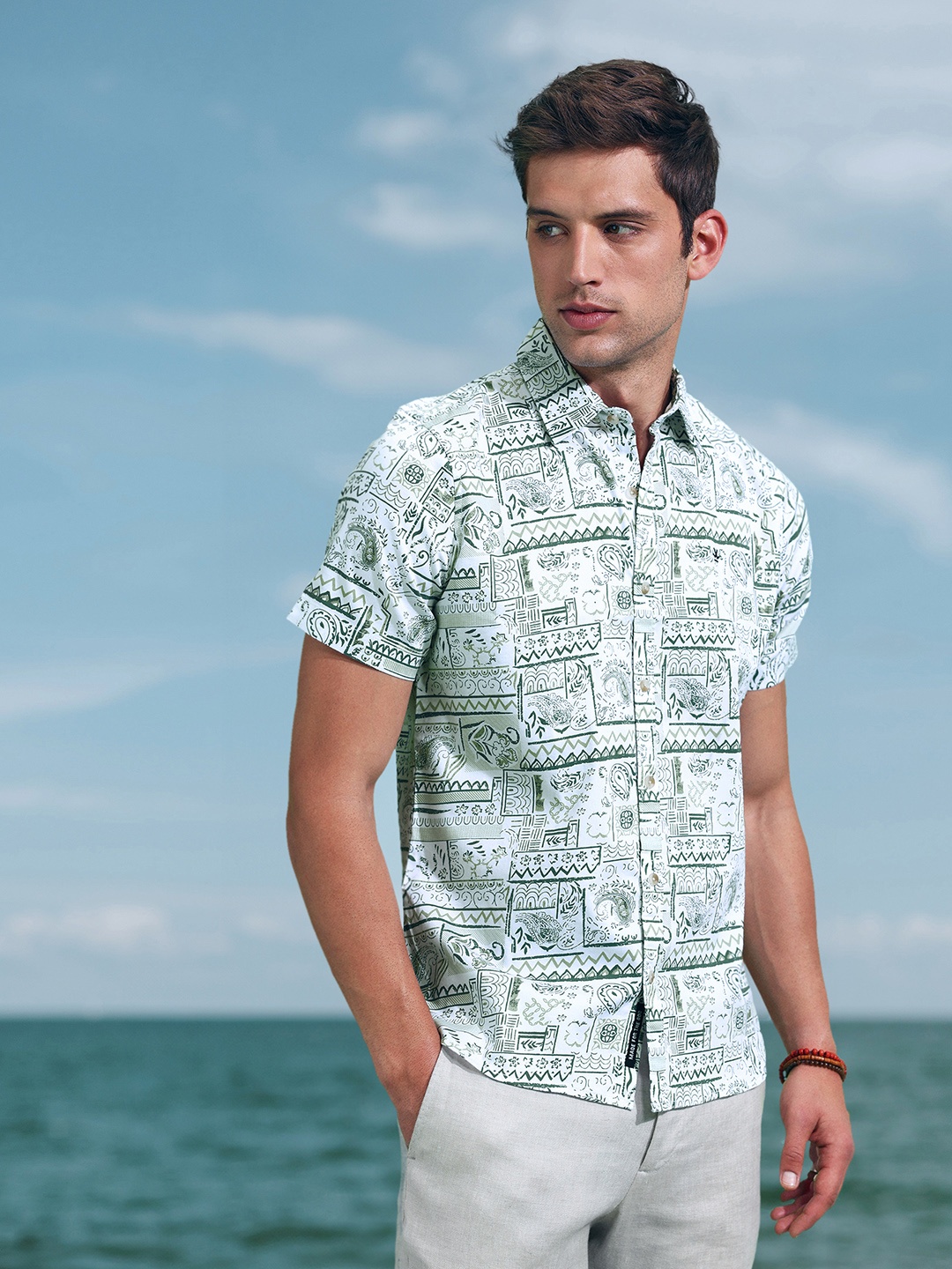 

WROGN Slim Fit Ethnic Motifs Printed Casual Shirt, White