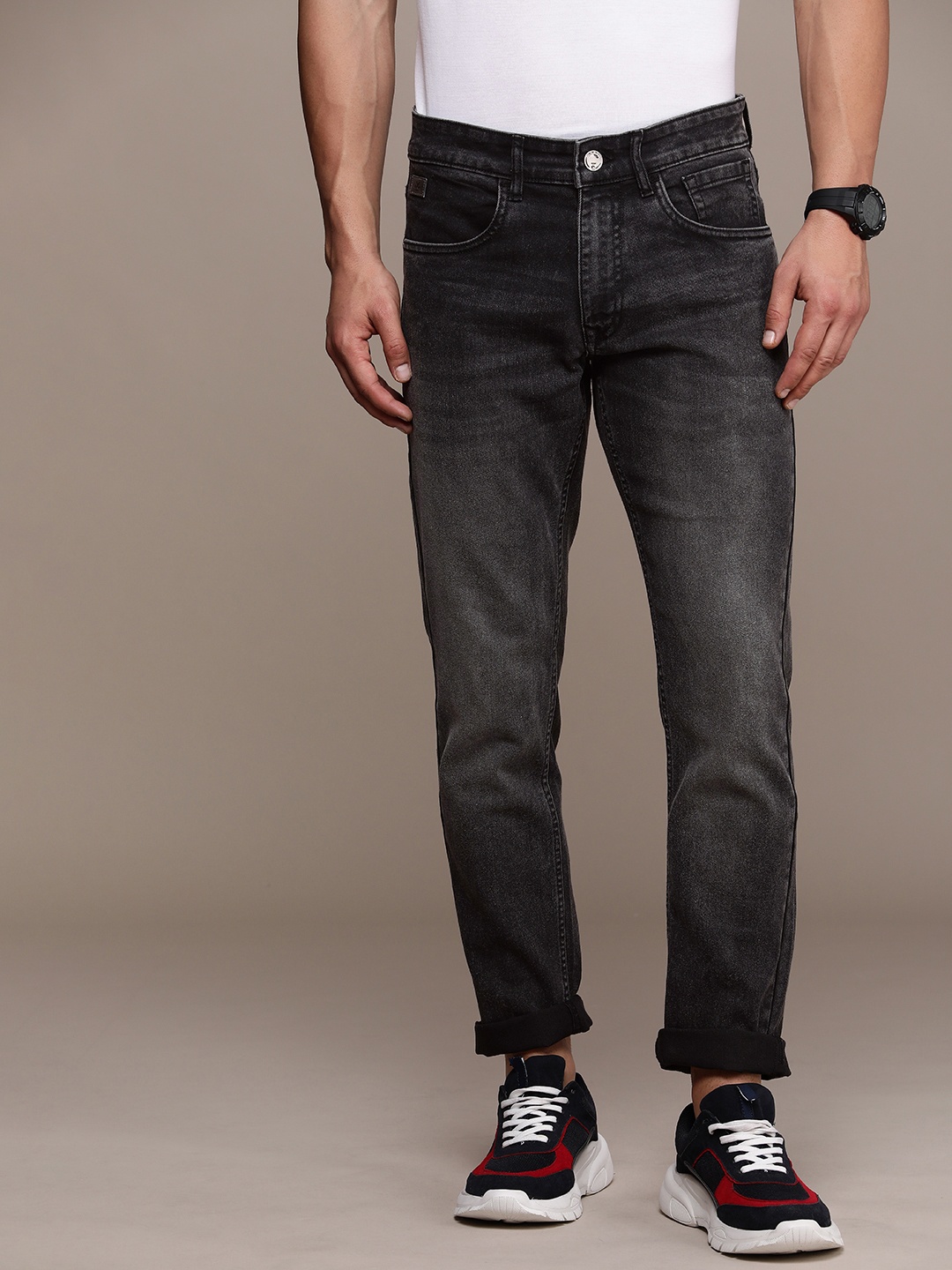

WROGN Men Mid-Rise Slim Fit Heavy Fade Stretchable Jeans, Black