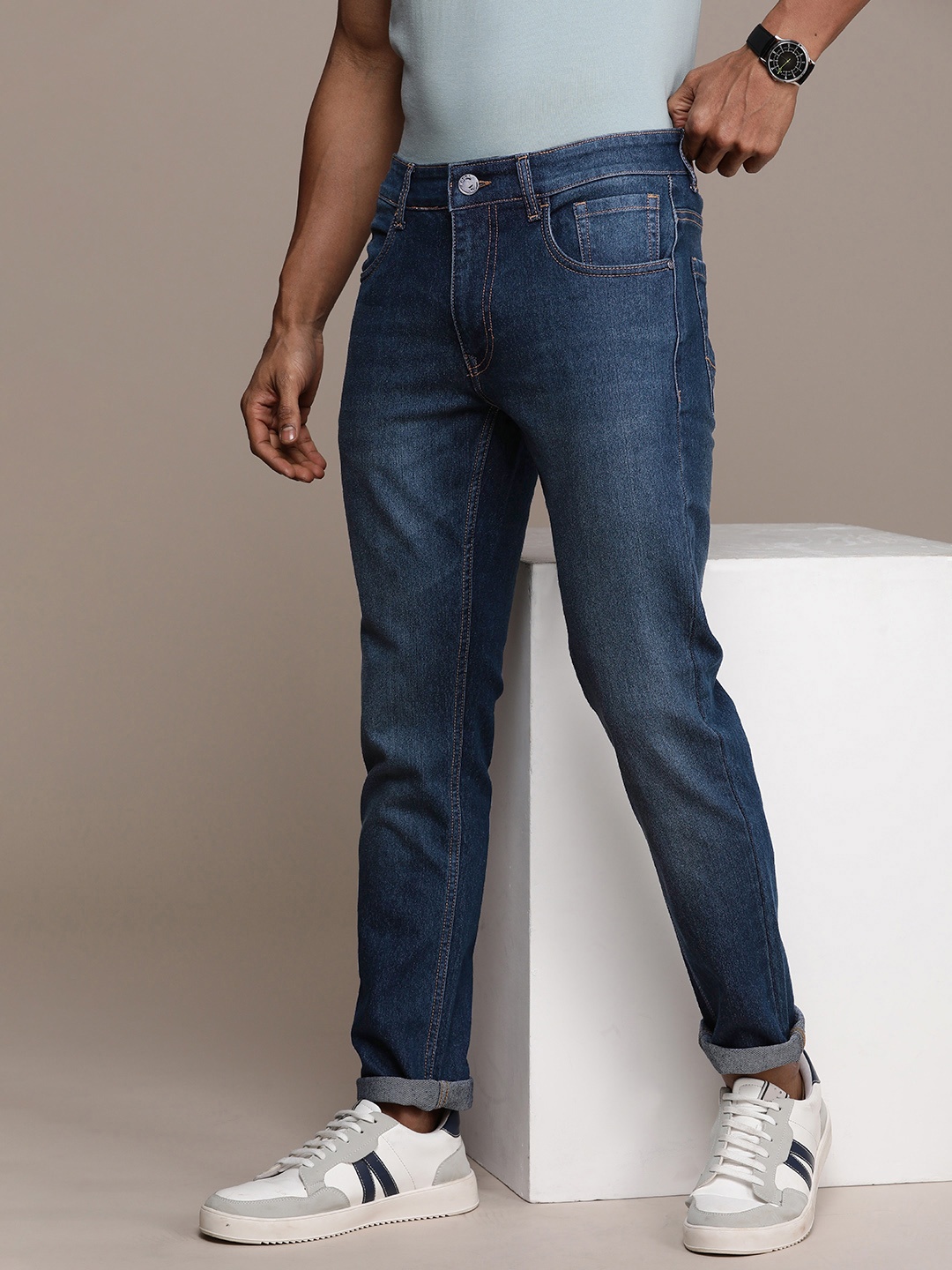 

WROGN Men Slim Fit Light Fade Stretchable Jeans, Blue