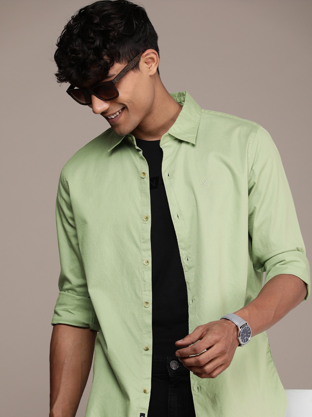 

WROGN Solid Slim Fit Pure Cotton Casual Shirt, Green