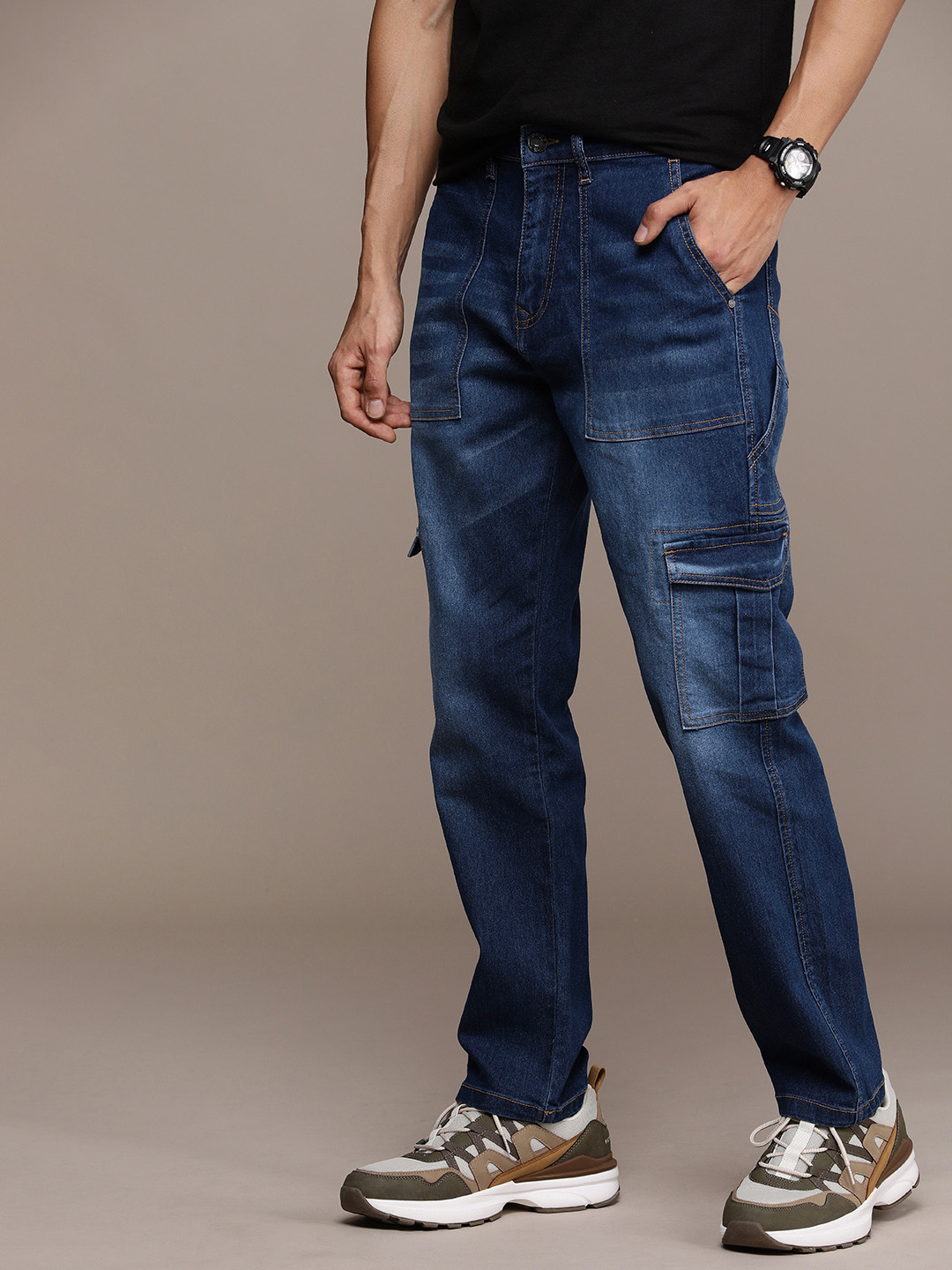 

WROGN Men Heavy Fade Stretchable Mid-Rise Cargo Jeans, Blue