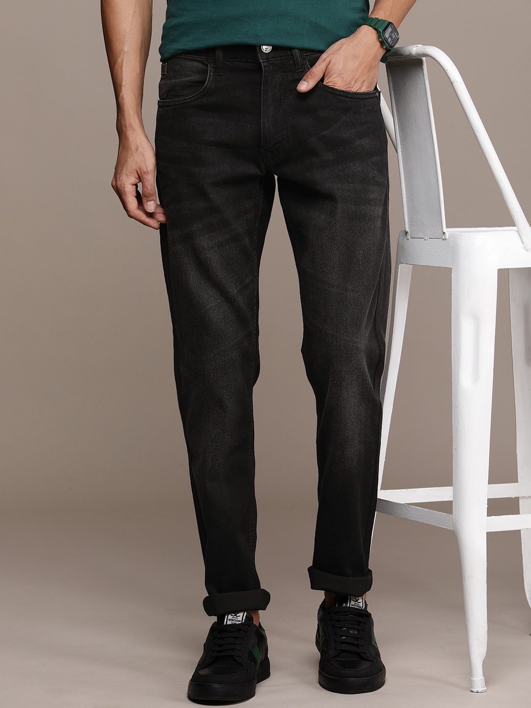 WROGN Men Mid-Rise Slim Fit Light Fade Stretchable Jeans, Black