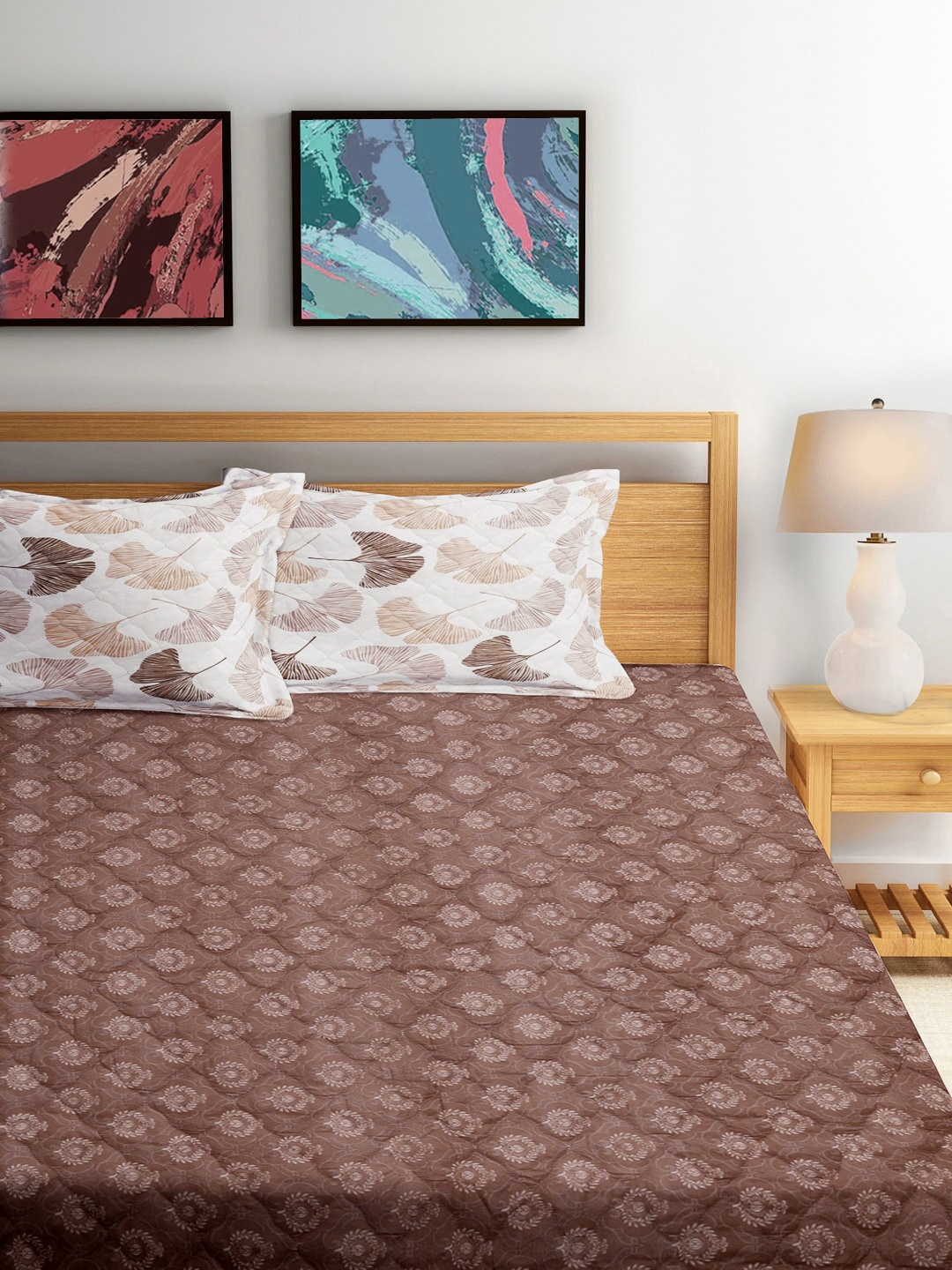 

FABINALIV Brown & White Floral Printed Double King Bedcover with 2 Pillow Covers