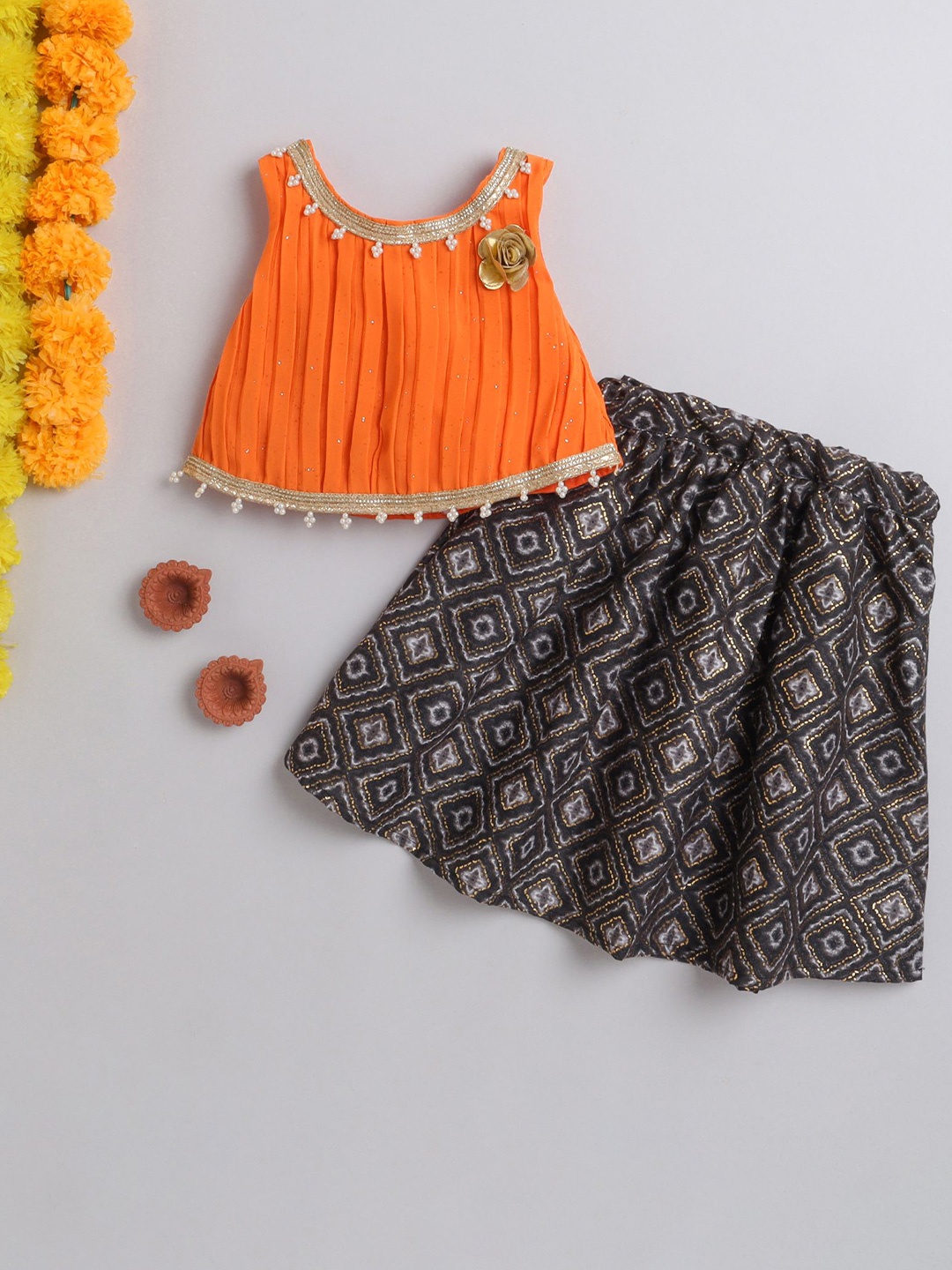 

MANY FROCKS & Girls Printed Ready to Wear Lehenga Blouse With Dupatta, Orange