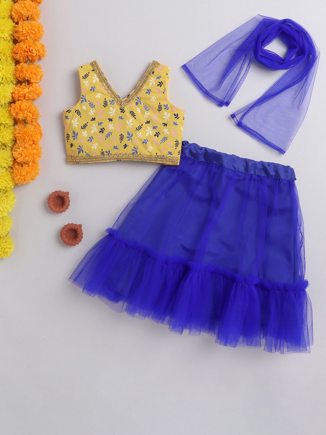 

MANY FROCKS & Girls Printed Ready to Wear Lehenga Blouse With Dupatta, Yellow