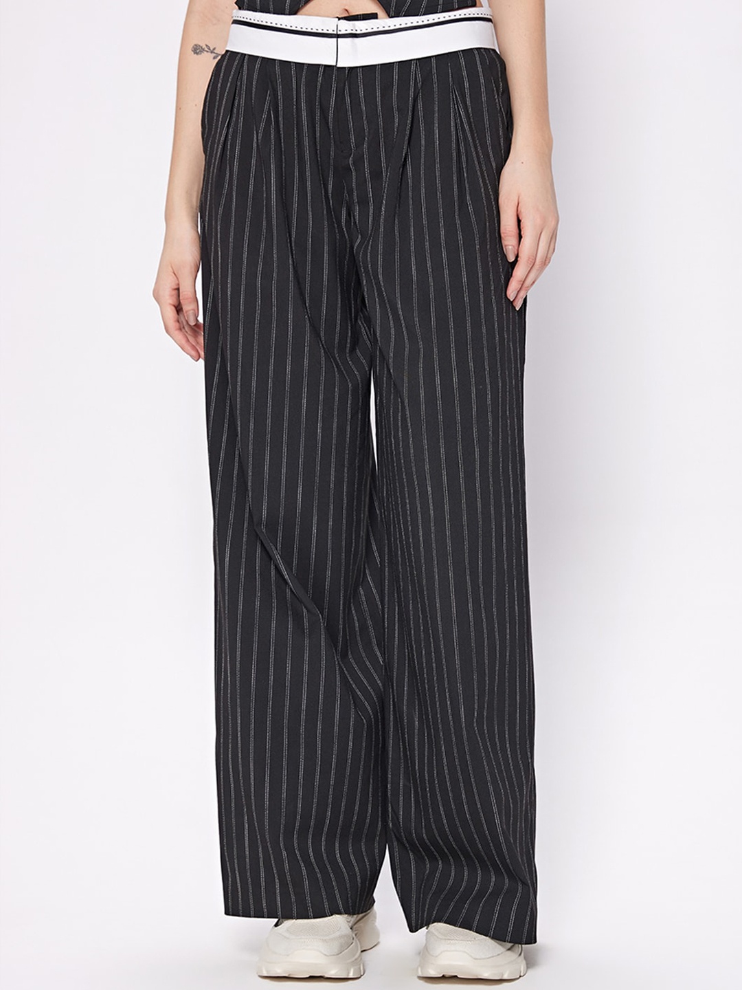 

COVER STORY Women Black Striped Loose Fit Mid-Rise Parallel Trouser