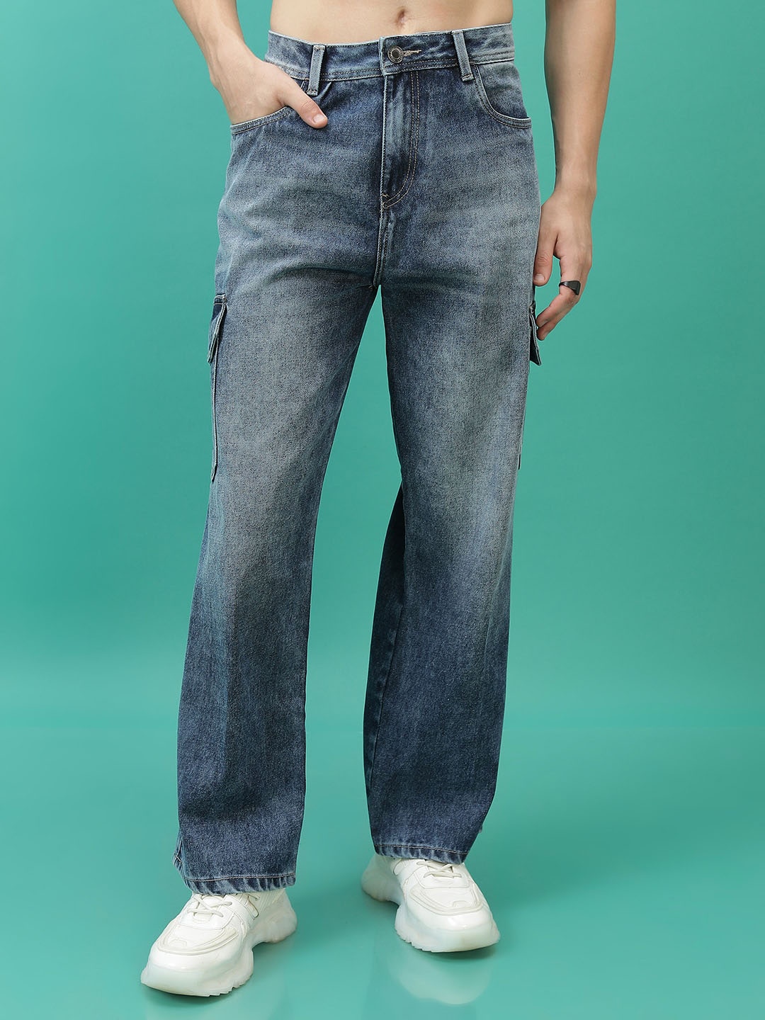 

HIGHLANDER Men Blue Straight Fit Mid-Rise Medium Shade Heavy Fade Clean Look Cotton Cargos