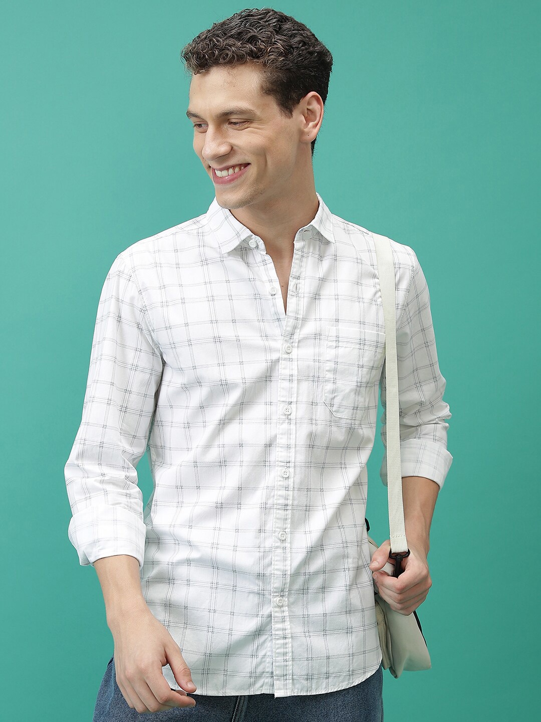 

HIGHLANDER White Checked Slim Fit Opaque Cotton Casual Shirt