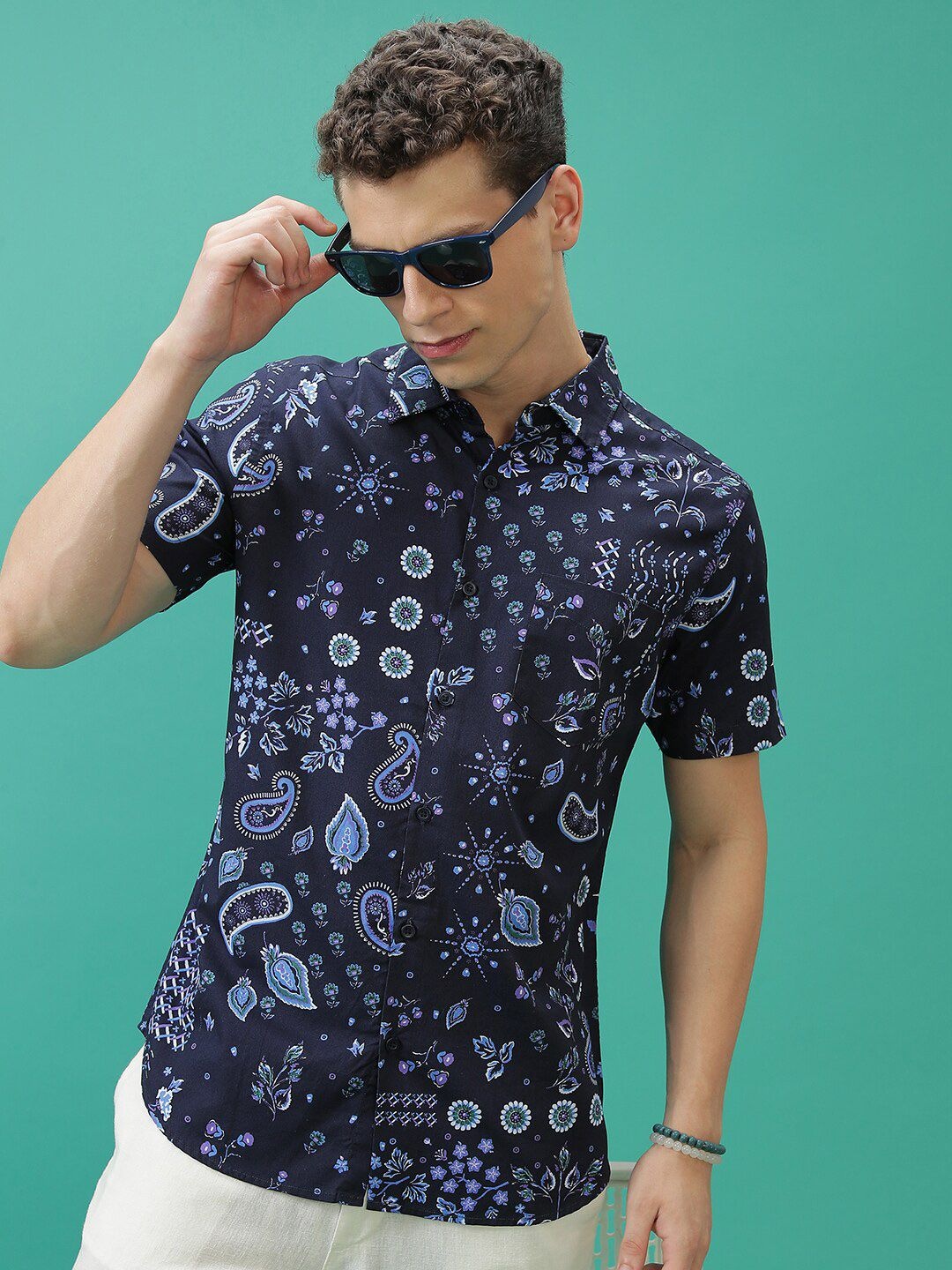 

HIGHLANDER Slim Fit Ethnic Motif Printed Opaque Casual Shirt, Navy blue