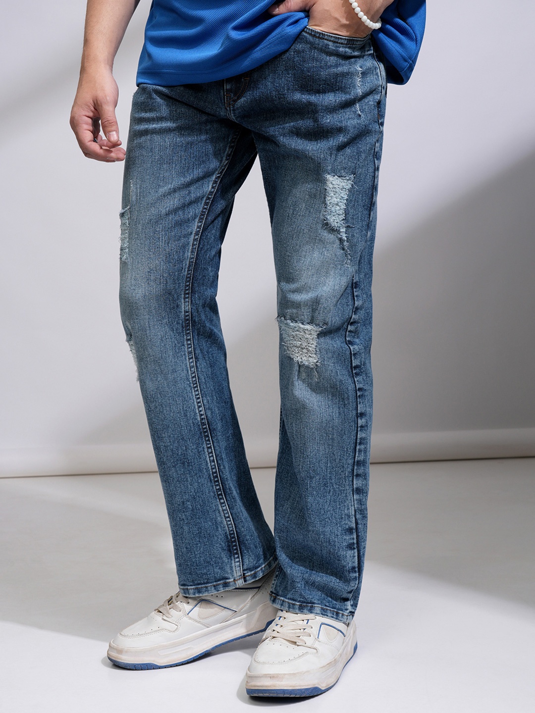 

HIGHLANDER Men Bootcut Mid-Rise Light Fade Mildly Distressed Stretchable Jeans, Blue