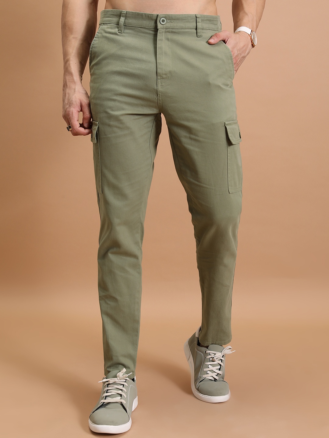 HIGHLANDER Men Tapered Fit Solid Mid-Rise Plain Cotton Cargos