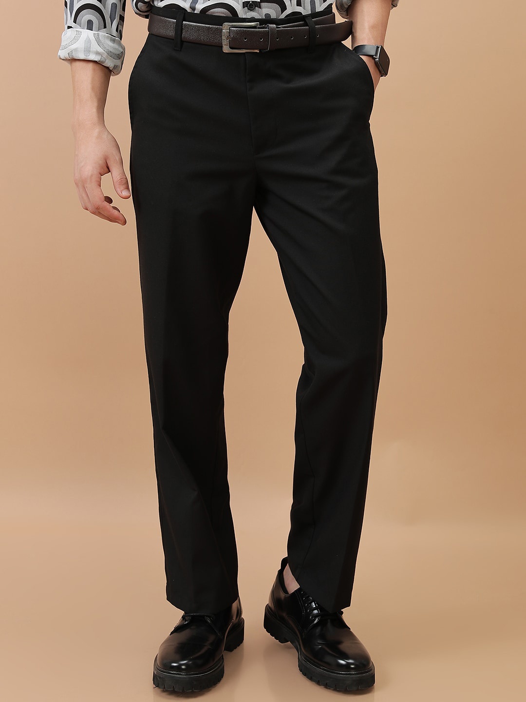 

HIGHLANDER Men Mid-Rise Formal Trousers, Black