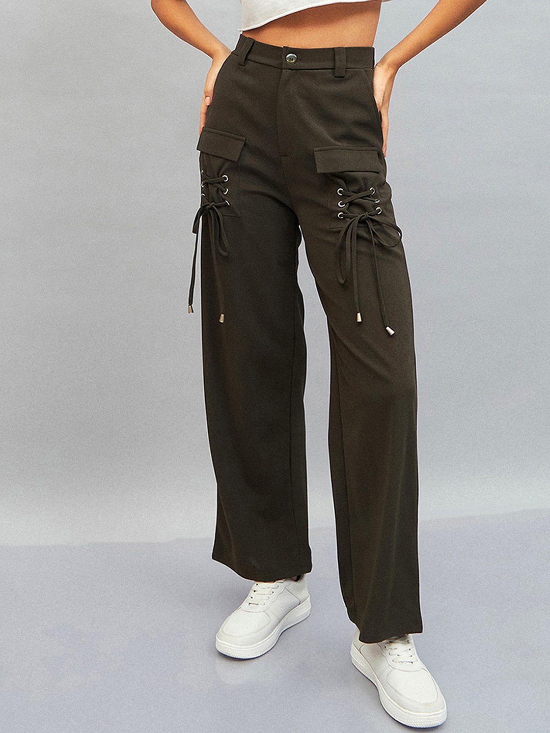 

SASSAFRAS Women High Rise Plain Cargos Trousers, Olive