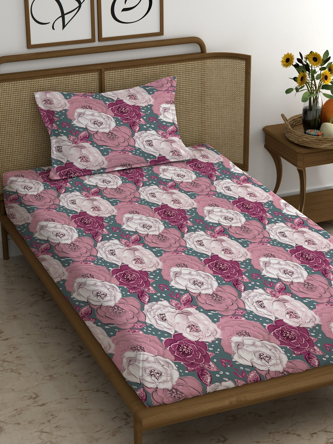 

CHHAVI INDIA Peach & White Floral 210 TC Single Bedsheet With 1 Pillow Cover