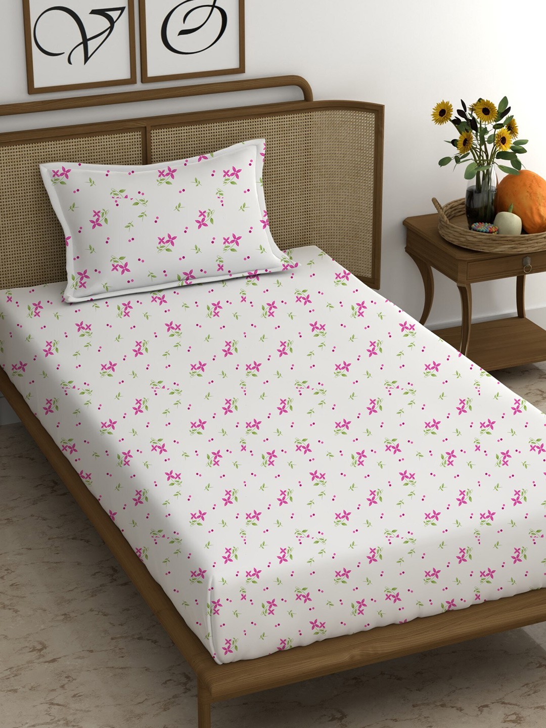 

CHHAVI INDIA White & Pink Floral 210 TC Single Bedsheet With 1 Pillow Cover