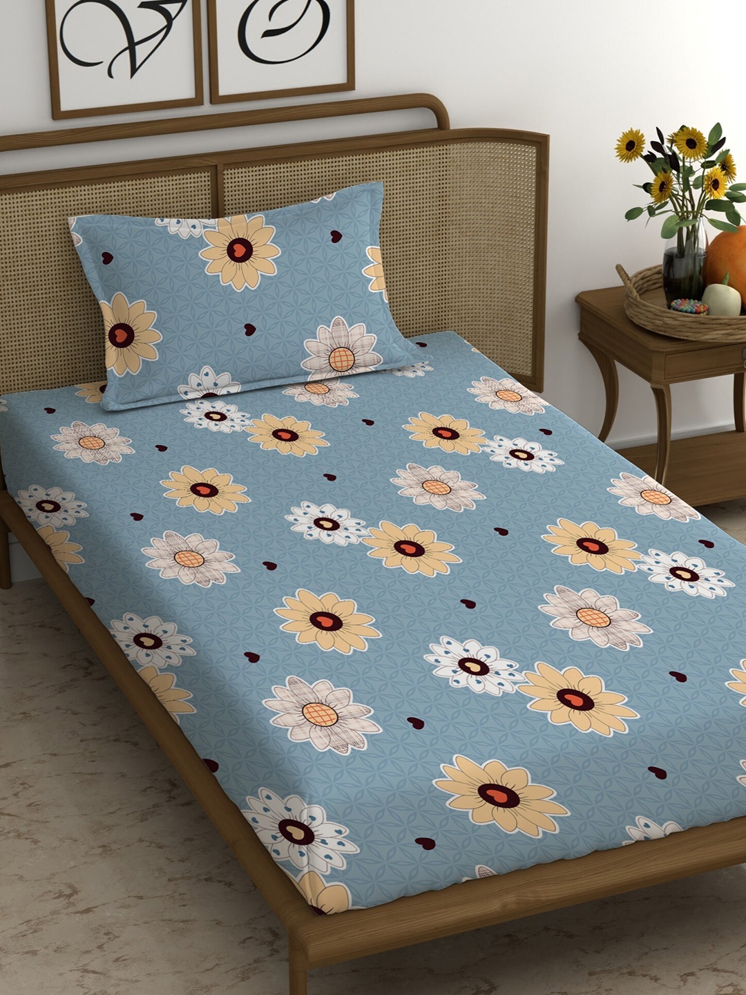 

CHHAVI INDIA Blue & White Floral 210 TC Single Bedsheet With 1 Pillow Cover