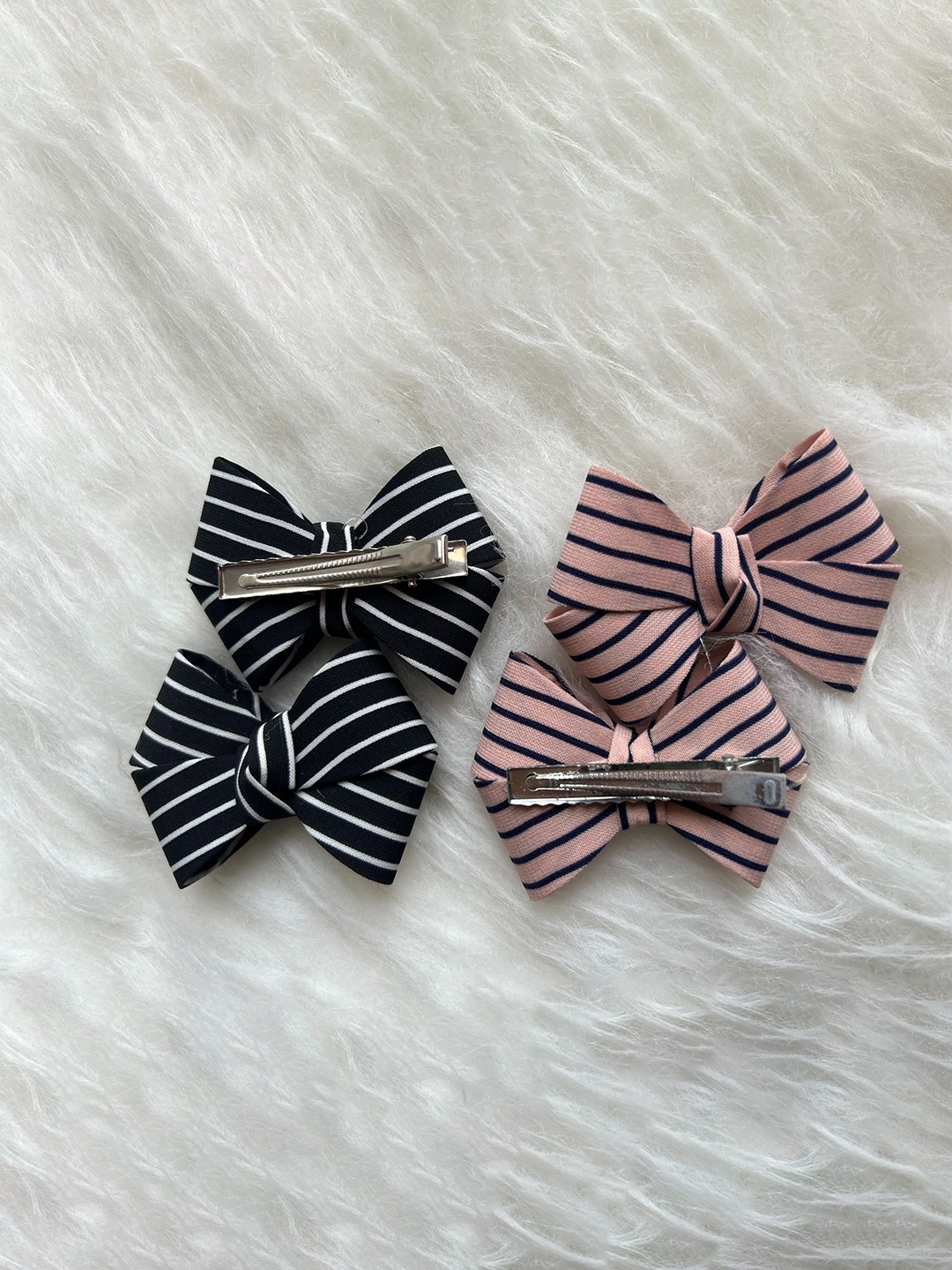 

LYTIX Girls Set of 2 Assorted Fur Alligator Hair Clips