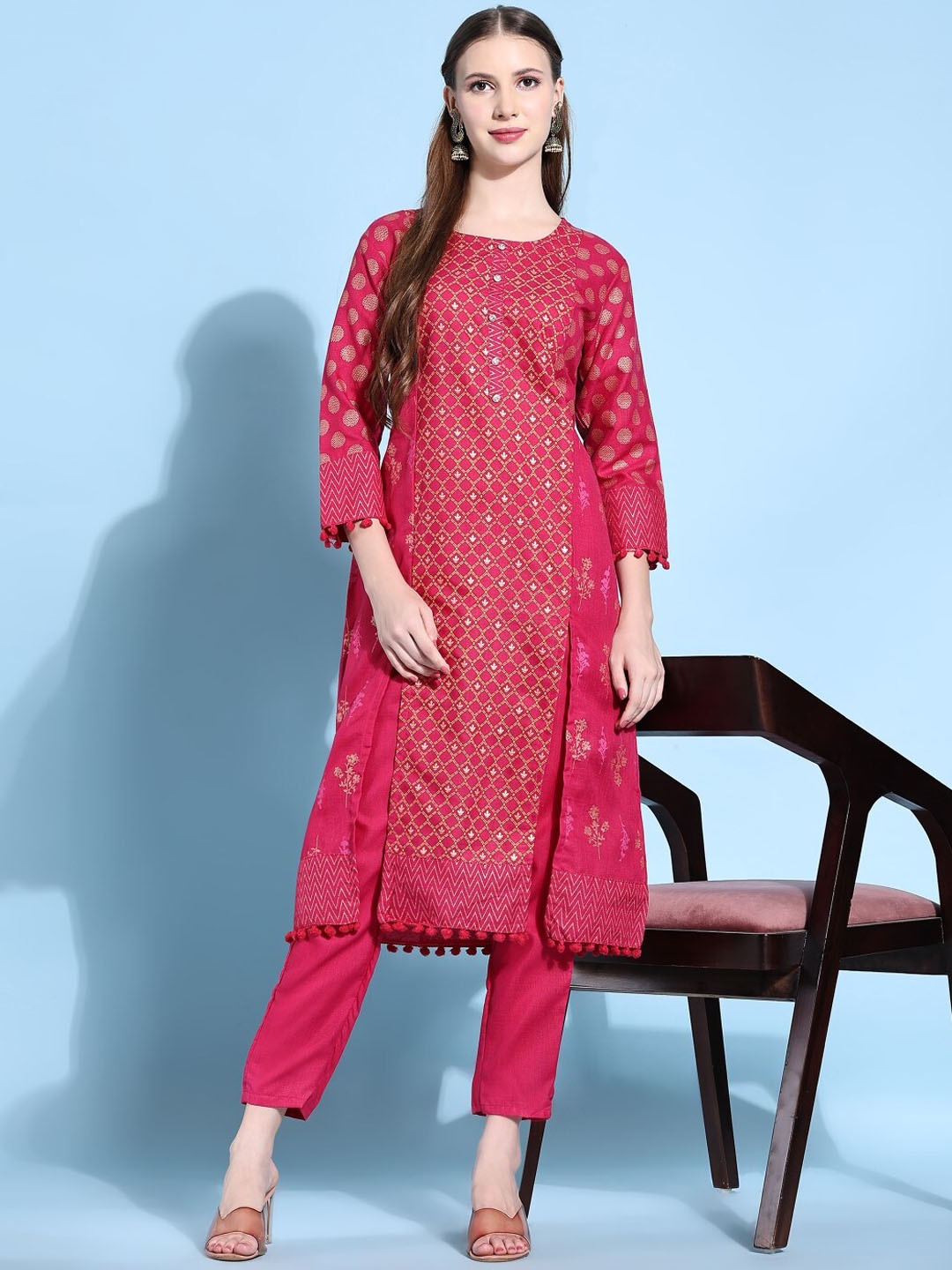 

Modestouze Attires Ethnic Motifs Printed Kurta With Trousers, Pink