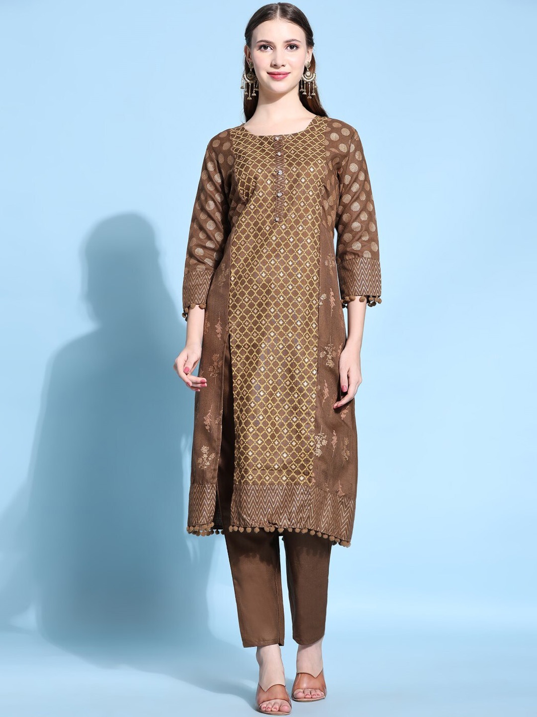 

Modestouze Attires Ethnic Motifs Printed Regular Kurta with Trousers, Brown