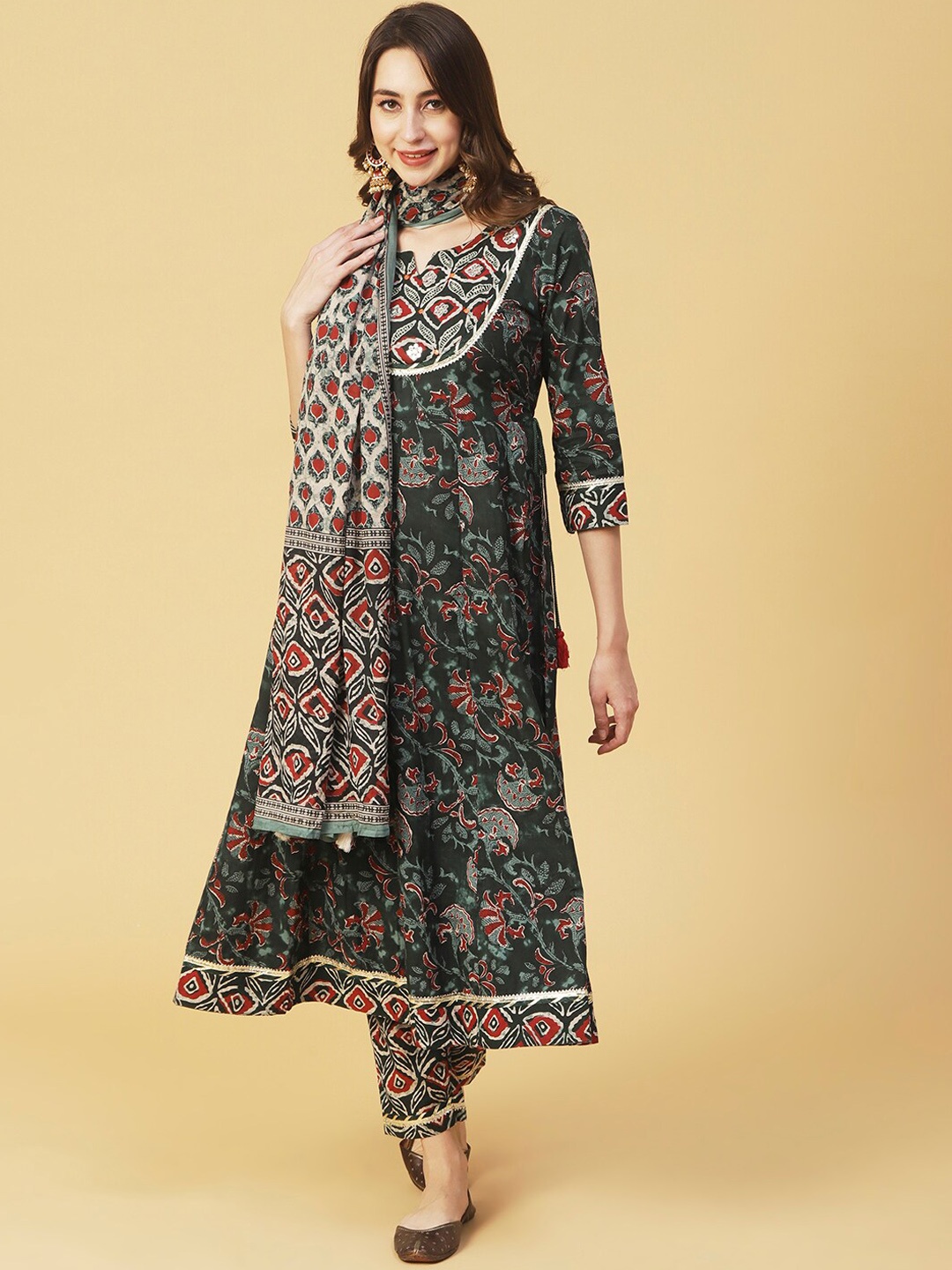 

FASHOR Green Ethnic Motifs Printed Pure Cotton Kurta & Trousers With Dupatta