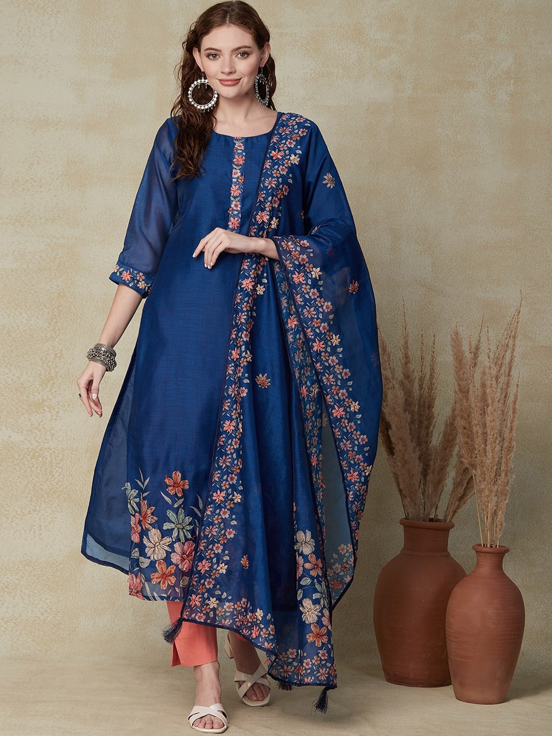 

FASHOR Floral Embroidered Regulsr Kurta with Dupatta, Blue
