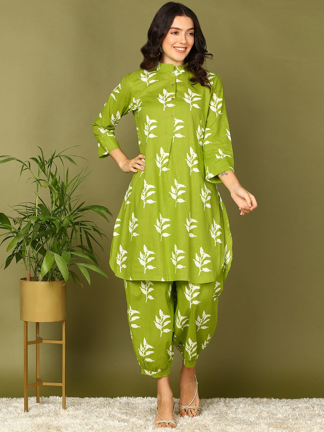 

Sangria Floral Printed Cotton A-line Kurta With Salwar, Green