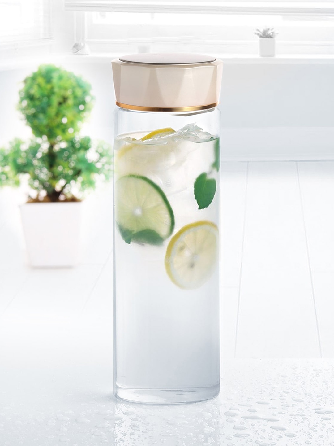 

Cello Aqua Transparent Borosilicate Glass Bottle 450ml