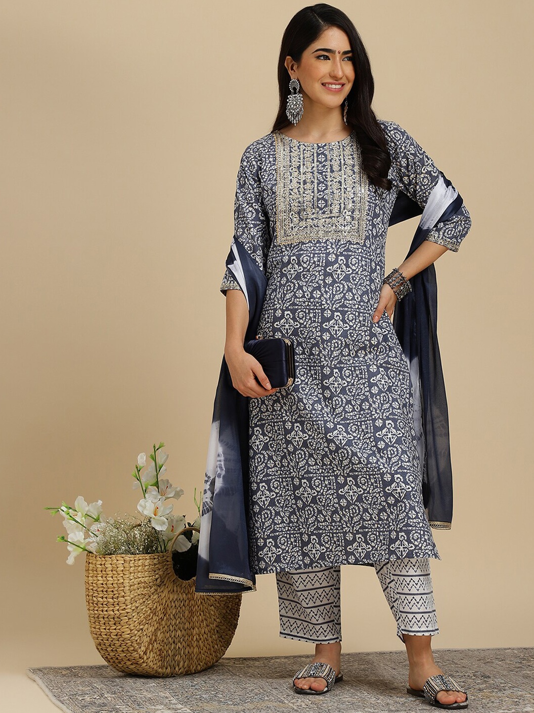 

J Turritopsis Ethnic Motifs Printed Sequinned Regular Kurta With Trousers & Dupatta, Grey
