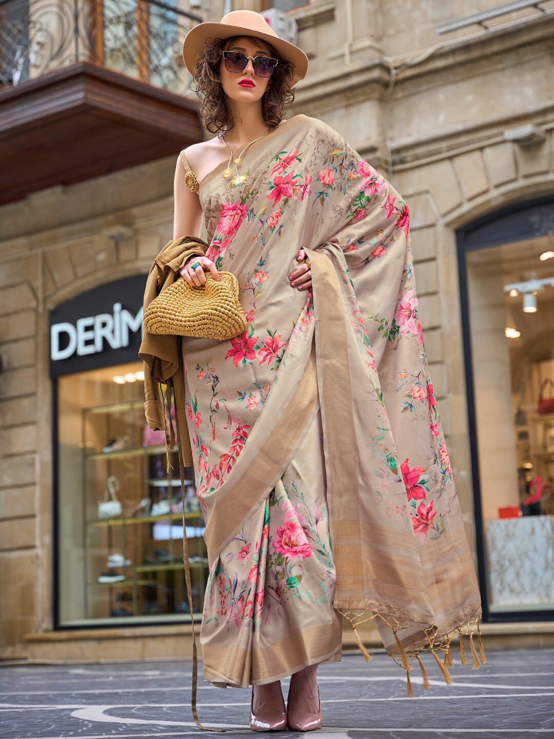 

Saree mall Beige & Gold-Toned Floral Printed Zari Pure Silk Sungudi Sarees
