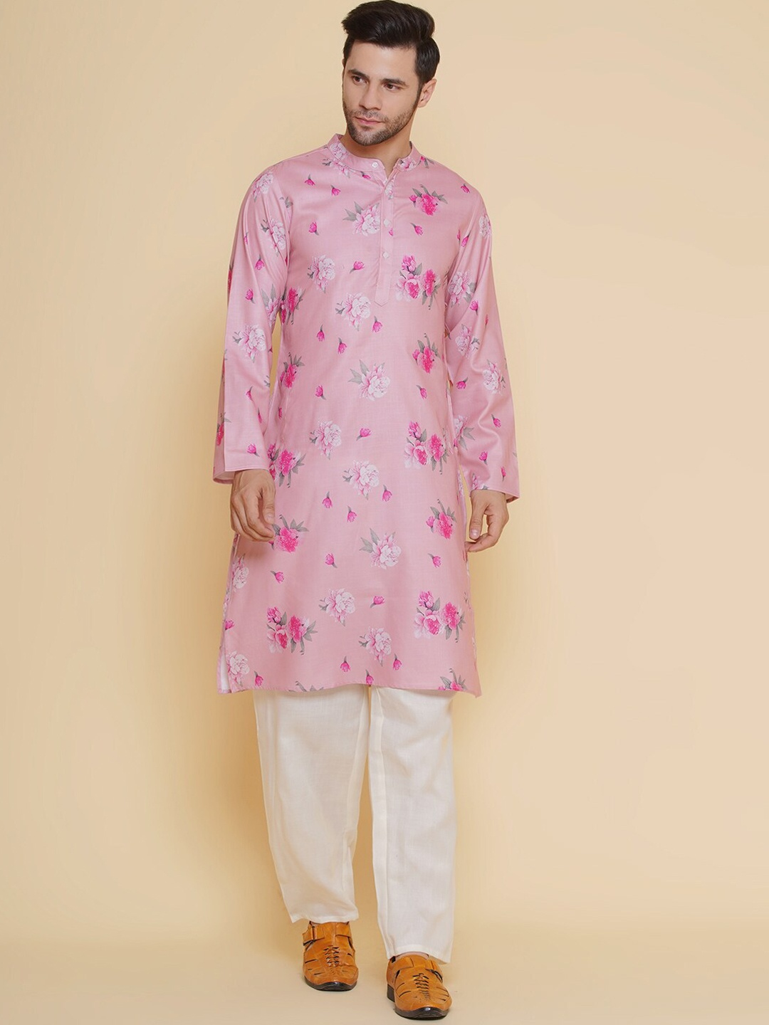 

Baawara By Bhama Floral Printed Band Collar Straight Kurta with Trousers, Pink