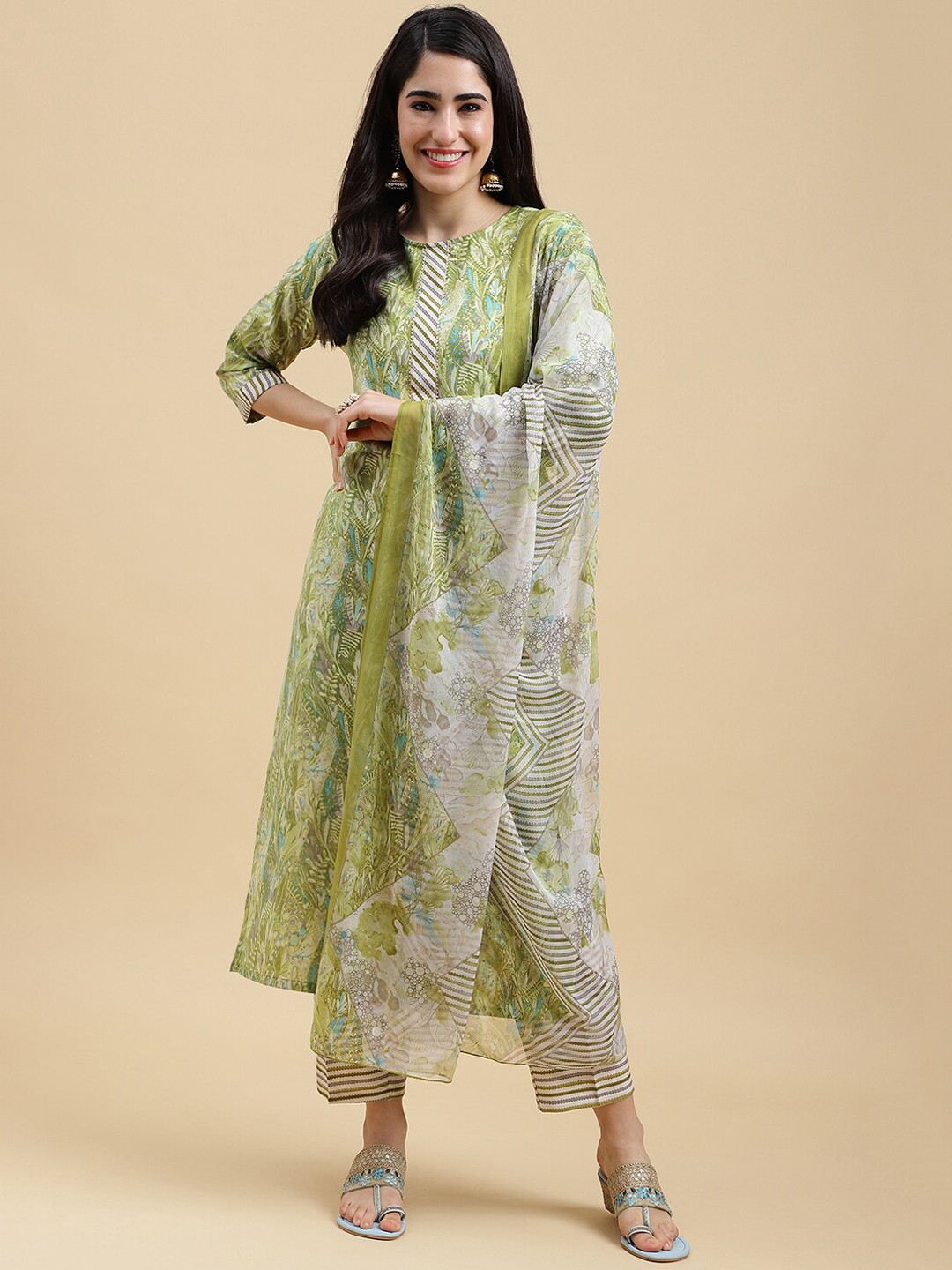 

J Turritopsis Floral Printed Regular Kurta With Trousers & Dupatta, Green
