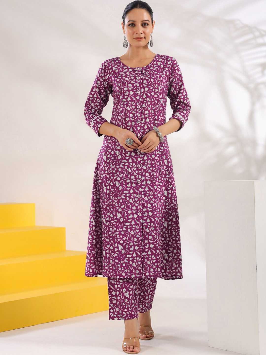 

Yufta Floral Printed Straight Pure Cotton Kurta with Trousers, Purple